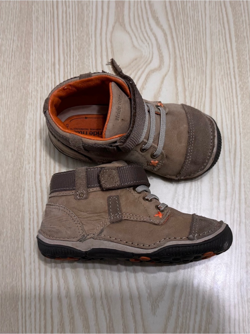 Stride Rite SRT Garrett Boys Leather Boots – Size 7.5 XW